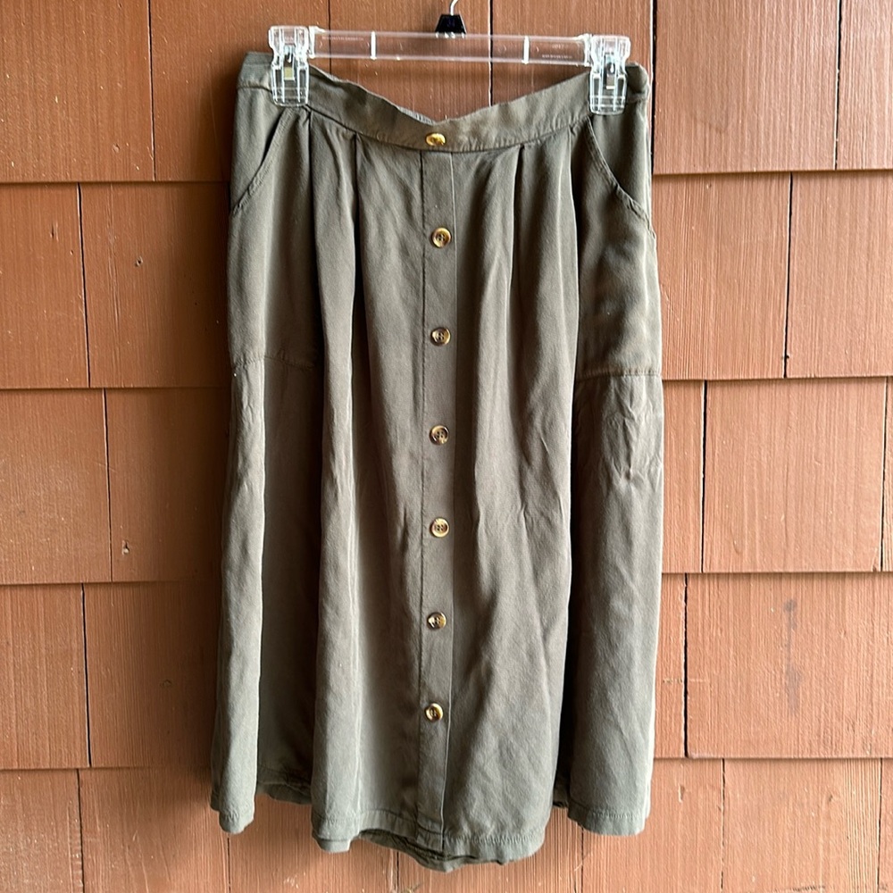 Button Down Green Midi Skirt- Size Large (Brand Unknown)
